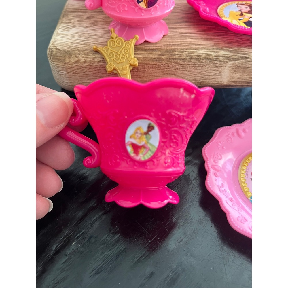 Disney Princess‎ Tea Set - Picture 3 of 6